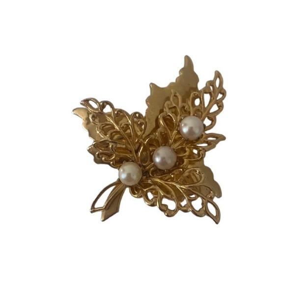 Vintage Gold Tone and Faux Pearl Leaf Brooch Pin - Picture 2 of 3